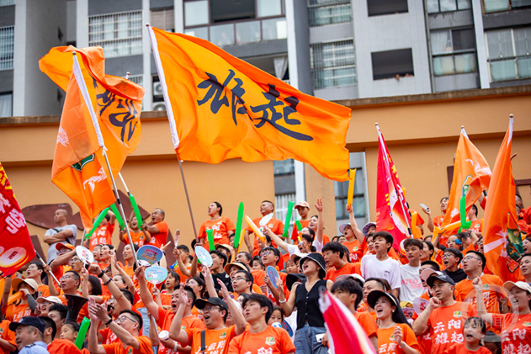 licta, 鼓舞 licta, 鼓舞