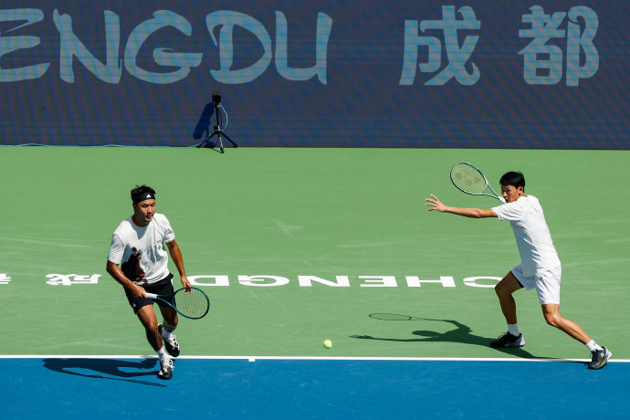 fjQz, 竣程以, 特立独行 fjQz, 竣程以, 特立独行